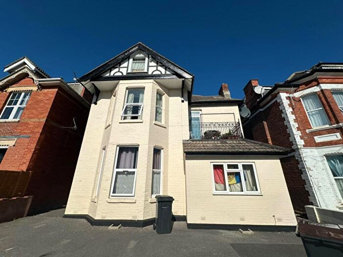 1 Bedroom Flat To Rent In Cecil Road, Bournemouth, BH5