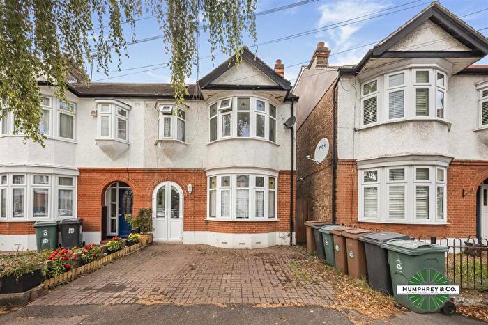 4 Bedroom End Of Terrace House For Sale In Wadham Avenue, London, E17