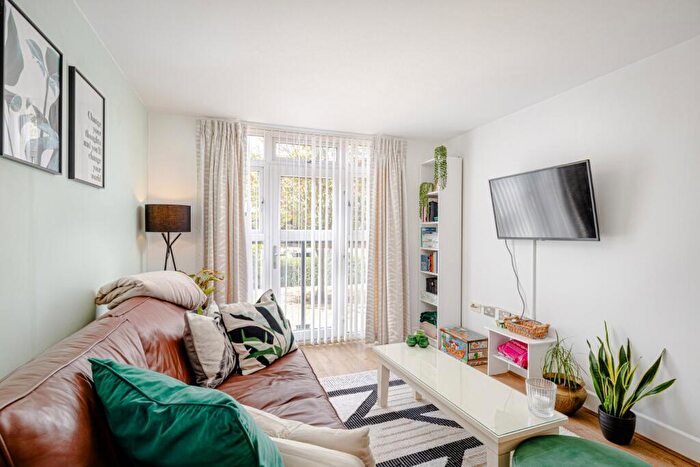 2 Bedroom Apartment For Sale In Stort Road, Bishop's Stortford, Hertfordshire, CM23