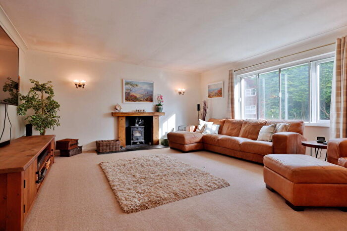 5 Bedroom Detached Bungalow For Sale In Church Fenton Lane, Ulleskelf, LS24
