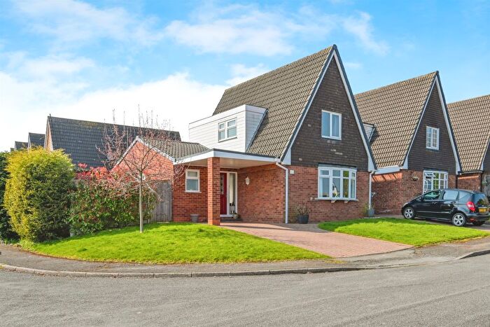 4 Bedroom Detached House For Sale In Giles Road, Lichfield, WS13