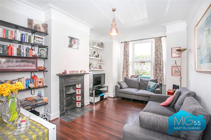 2 Bedroom Apartment To Rent In Leslie Road, East Finchley, London, N2