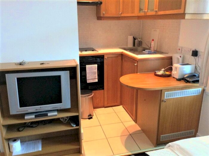 Studio To Rent In Fulham Palace Road, Hammersmith, London, W6