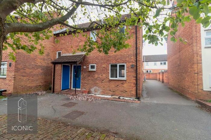 3 Bedroom Semi-Detached House To Rent In Blickling Road, Old Catton, Norwich, NR6