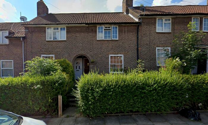 Terraced House To Rent In Shroffold Road, Downham, Bromley, BR1