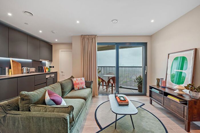 2 Bedroom Flat To Rent In Riverstone Heights, Reed Avenue, London, E3