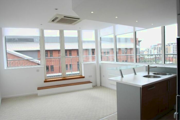 2 Bedroom Flat To Rent In Trinity One, East Street, LS9