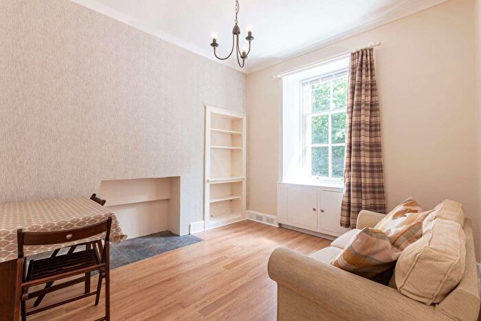 2 Bedroom Flat To Rent In L Duddingston Road West, Edinburgh, EH15