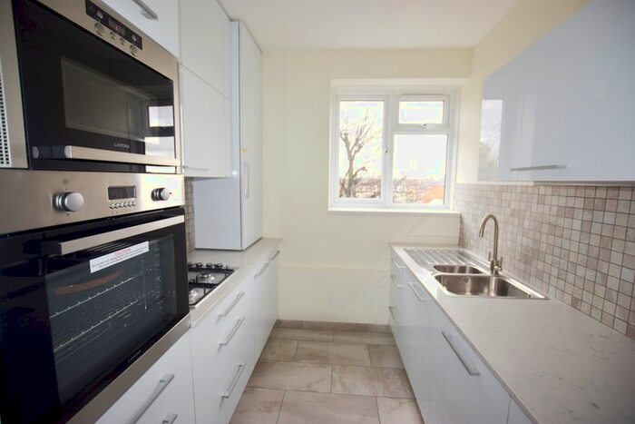 4 Bedroom Flat To Rent In Crawford Estate, London, SE5
