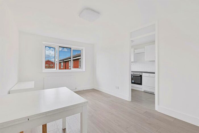 1 Bedroom Flat To Rent In Cambridge Gardens, Muswell, Hill, N10