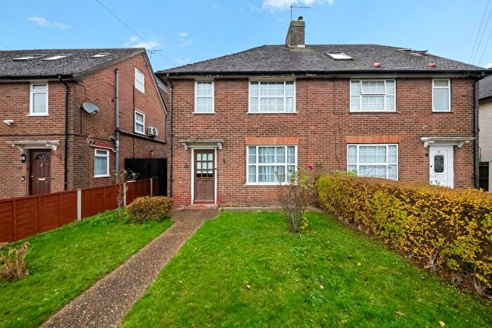 3 Bedroom Semi-Detached House For Sale In Halsway, Hayes, UB3