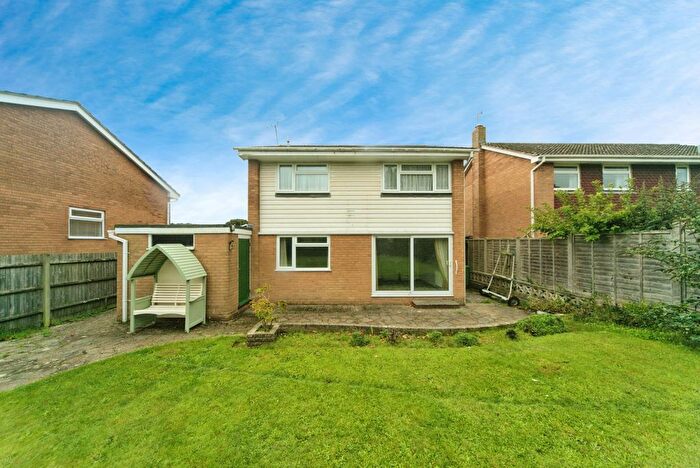 4 Bedroom Detached House For Sale In Bannister Gardens, Pulborough, West Sussex, RH20