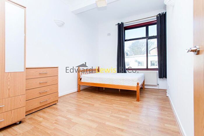 1 Bedroom Flat To Rent In Stoke Newington High Street, London, N16
