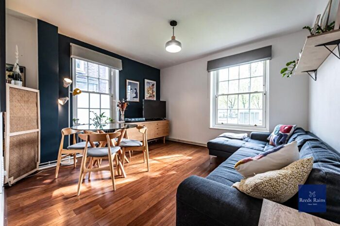 2 Bedroom Apartment For Sale In Lambeth Walk, London, SE11