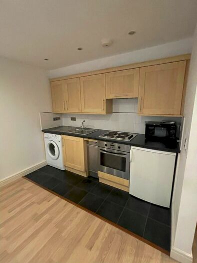 Studio To Rent In John Street, Luton, LU1