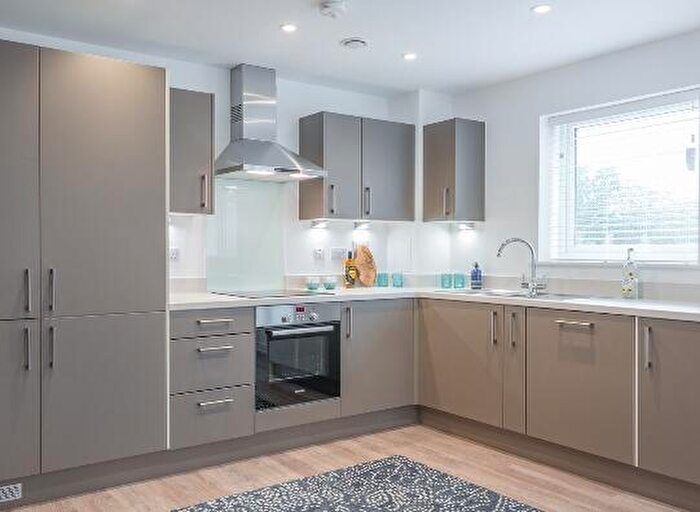 2 Bedroom Flat To Rent In Holmbush Mews, The Green, RH12