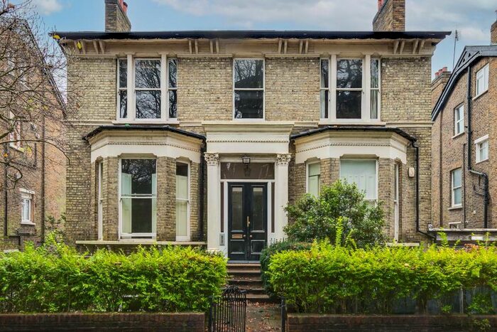 3 Bedroom Flat To Rent In The Park, Highgate Village, N6