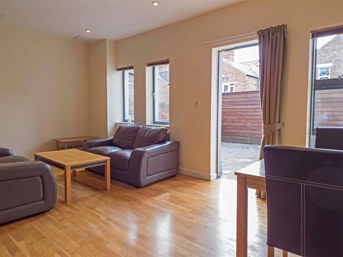 1 Bedroom House To Rent In £pcm - Whitewell Court, Jesmond, NE2