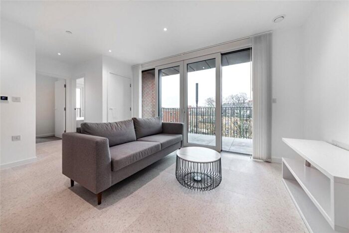 2 Bedroom Flat To Rent In Sidney Street, Whitechapel, E1