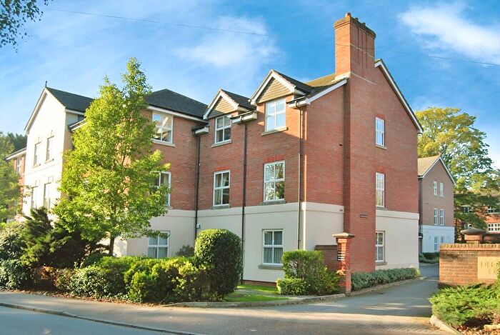 1 Bedroom Apartment For Sale In Wimblehurst Road, Horsham, RH12