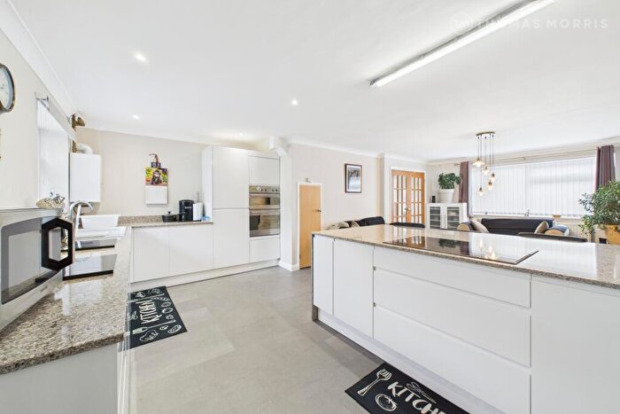 3 Bedroom Detached House For Sale In Warren Road, St. Ives, Cambridgeshire, PE27