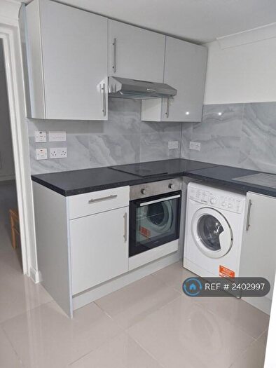 Studio To Rent In East India Dock Road, London, E14