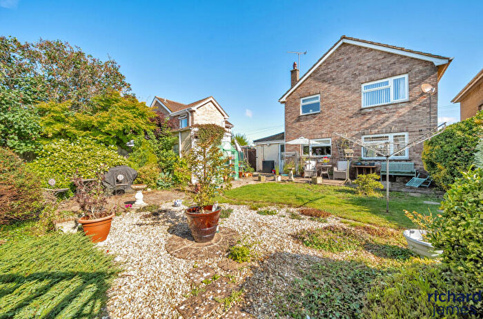 3 Bedroom Detached House For Sale In Restrop View, Purton, Purton, SN5