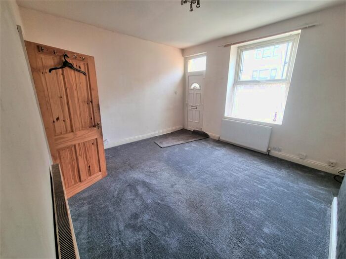 2 Bedroom End Of Terrace House To Rent In Lister Street, Keighley BD21