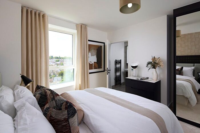 2 Bedroom Flat For Sale In Silver Road, Lewisham, SE13