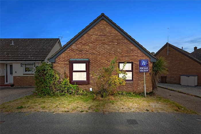 2 Bedroom Bungalow For Sale In Wilkinsons Mead, Chelmsford, Essex, CM2