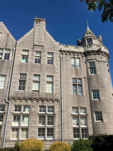 2 Bedroom Flat To Rent In Crown Street, Aberdeen, AB11