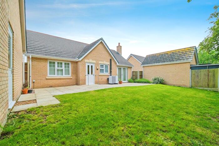 3 Bedroom Bungalow For Sale In Rowan Close, Haddenham, Ely, CB6