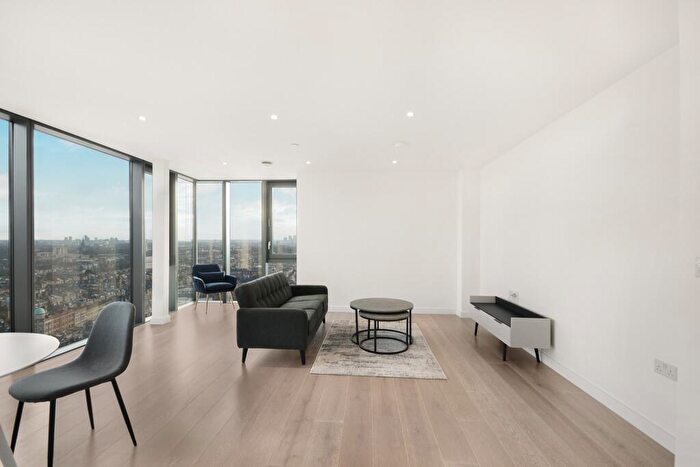 2 Bedroom Flat To Rent In City North Place London, N4