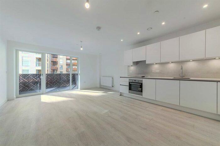 1 Bedroom Flat To Rent In East Acton Lane, London, W3