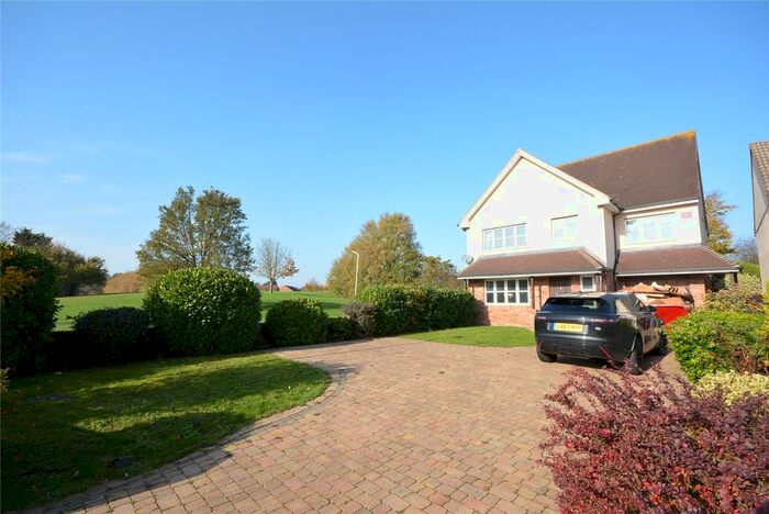 5 Bedroom Detached House To Rent In Tyle Green, Hornchurch, Essex, RM11