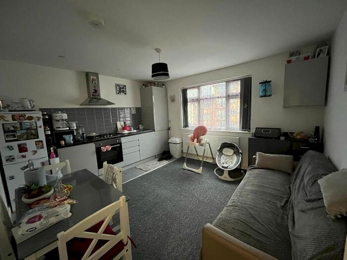 1 Bedroom Flat To Rent In Dunstable Road, Luton, LU4
