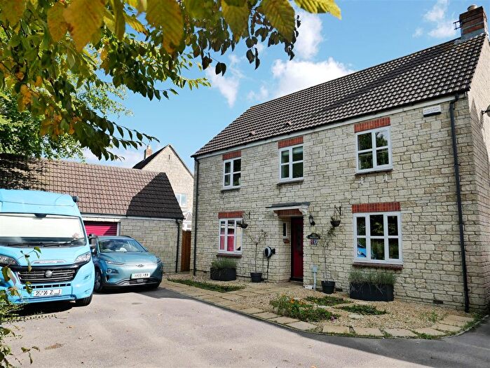 4 Bedroom Detached House For Sale In Poppy Close, Calne, SN11