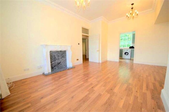 2 Bedroom Flat To Rent In 80 Pennington Drive, Winchmore Hill N21