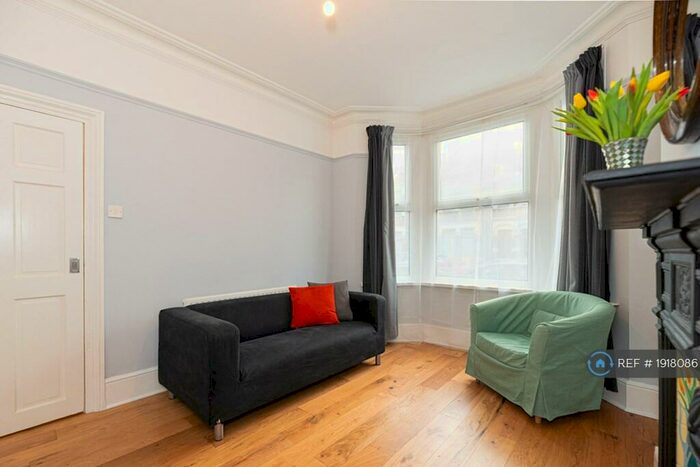 1 Bedroom Flat To Rent In Charlemont Road, London, E6