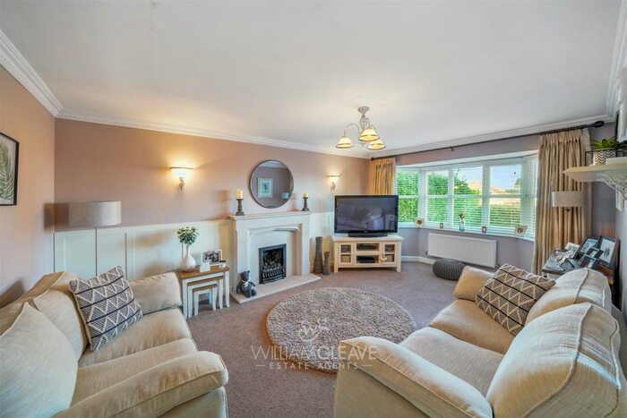 4 Bedroom Detached House For Sale In Parc Issa, Bryn-Y-Baal, CH7
