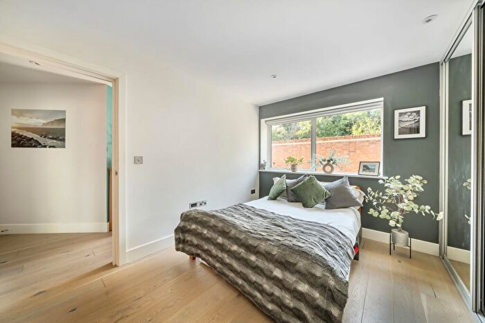 1 Bedroom Flat For Sale In Court Lane, Oaks View Court Lane, KT19