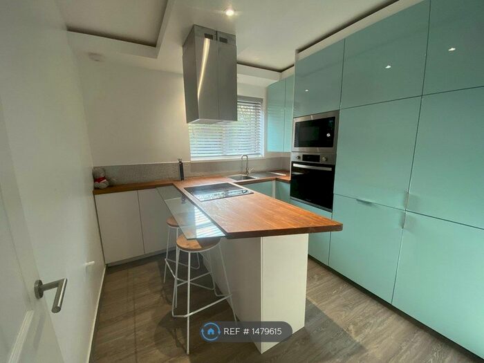 2 Bedroom Flat To Rent In Harcourt, Bournemouth, BH1