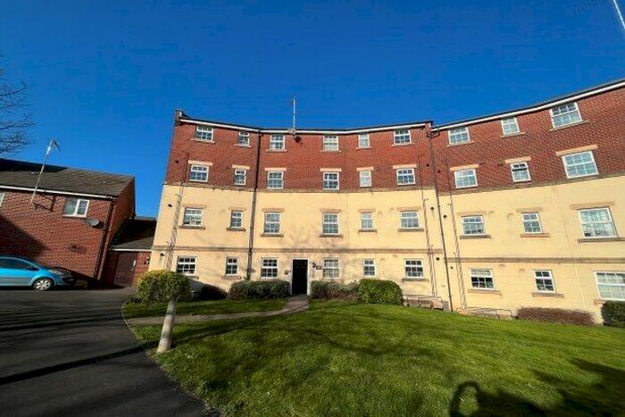 2 Bedroom Flat To Rent In Watermint Drive, Gloucester, GL4