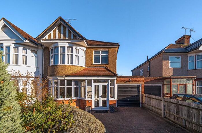 3 Bedroom Semi Detached House For Sale In Kenton Gardens, Kenton, HA3