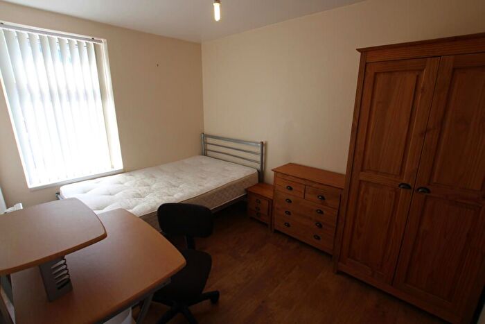 3 Bedroom Flat To Rent In Carlton Avenue, Manchester, M14