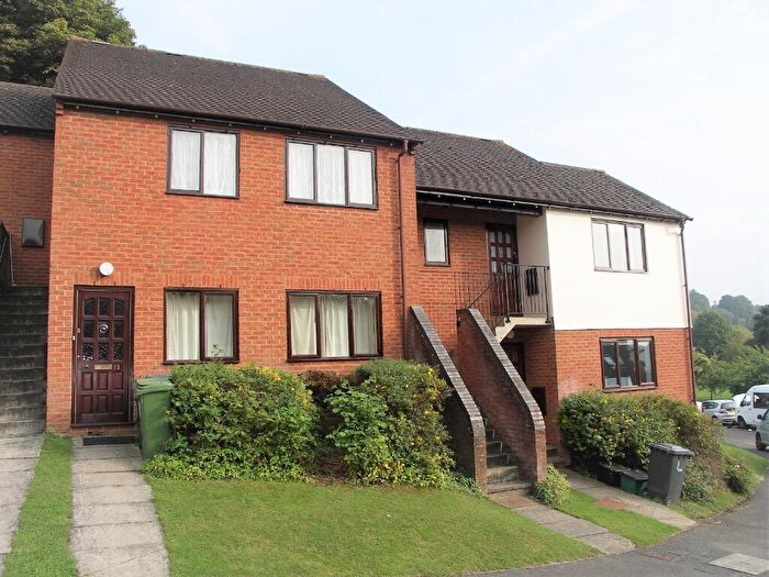2 Bedroom Flat To Rent In Maitland Drive, Hamilton Road, High Wycombe, HP13
