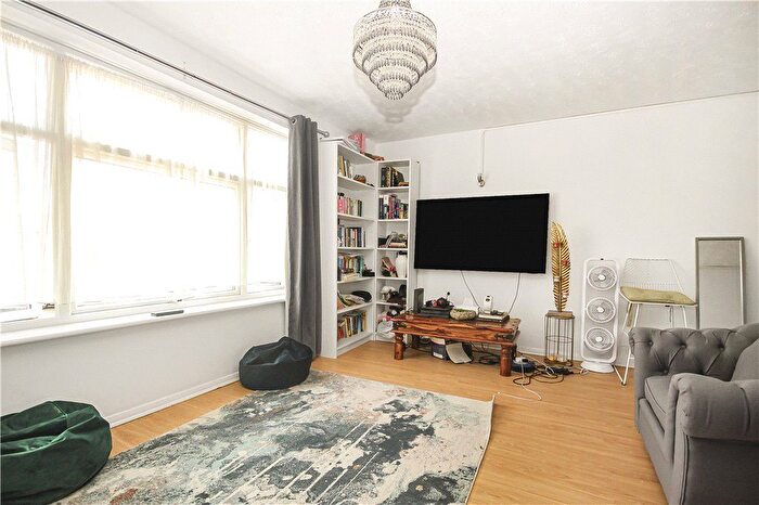 4 Bedroom Terraced House To Rent In St. Peters Gardens, London, SE27