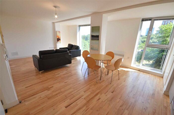 1 Bedroom Apartment To Rent In Emmeline, Manchester City Centre, Manchester, M40
