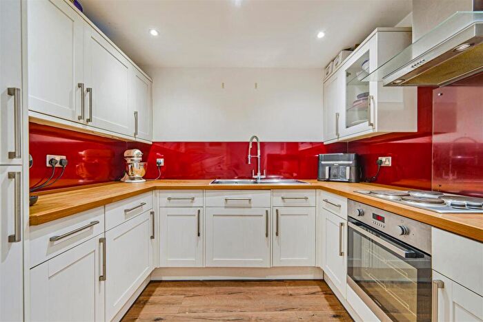 2 Bedroom Apartment For Sale In Stagshaw Close, Maidstone, ME15