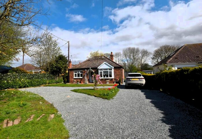 2 Bedroom Bungalow For Sale In Mablethorpe Road, Theddlethorpe, Mablethorpe, LN12